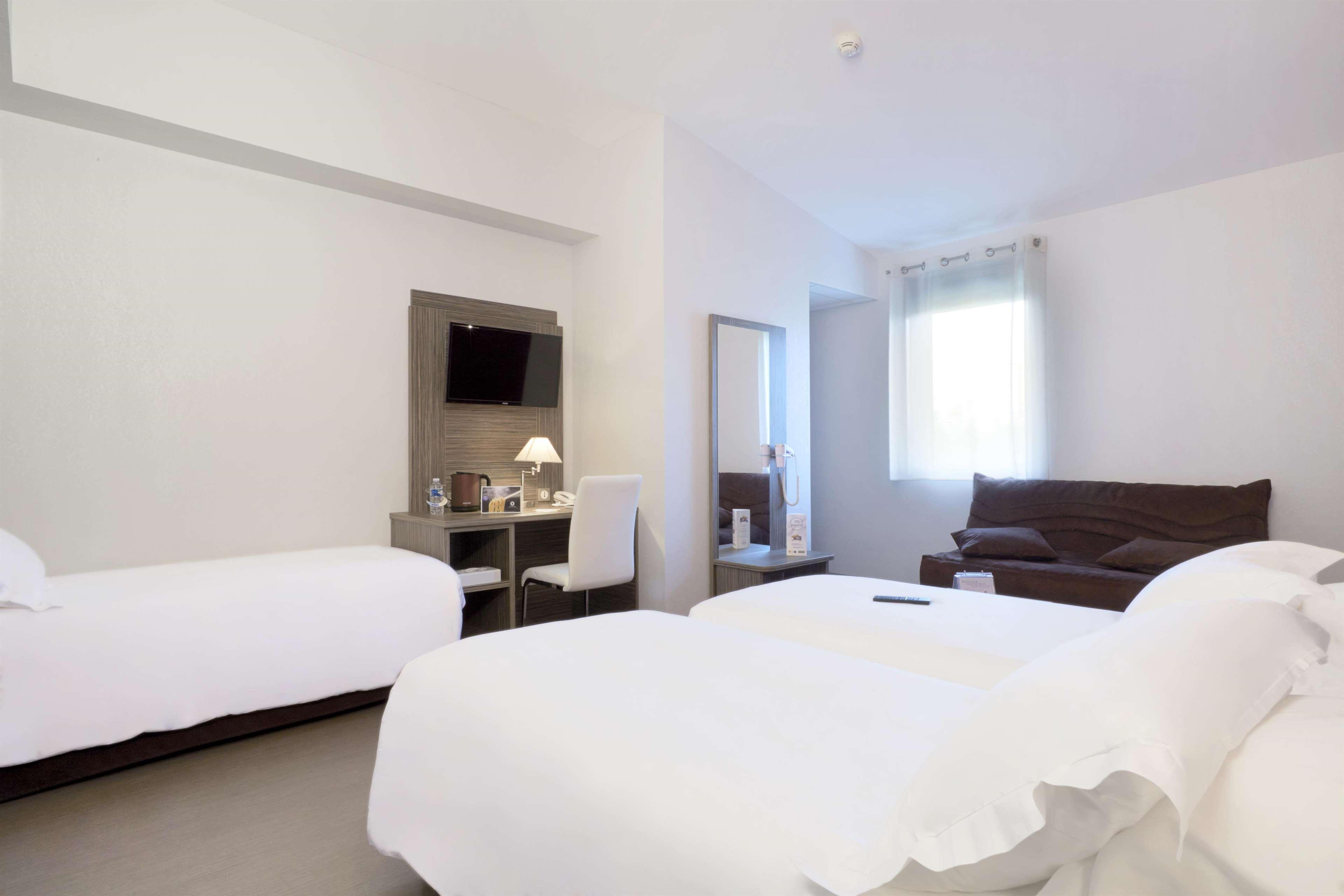 Kyriad Saint Chely D'Apcher - Aire De La Lozere Albaret-Sainte-Marie Экстерьер фото