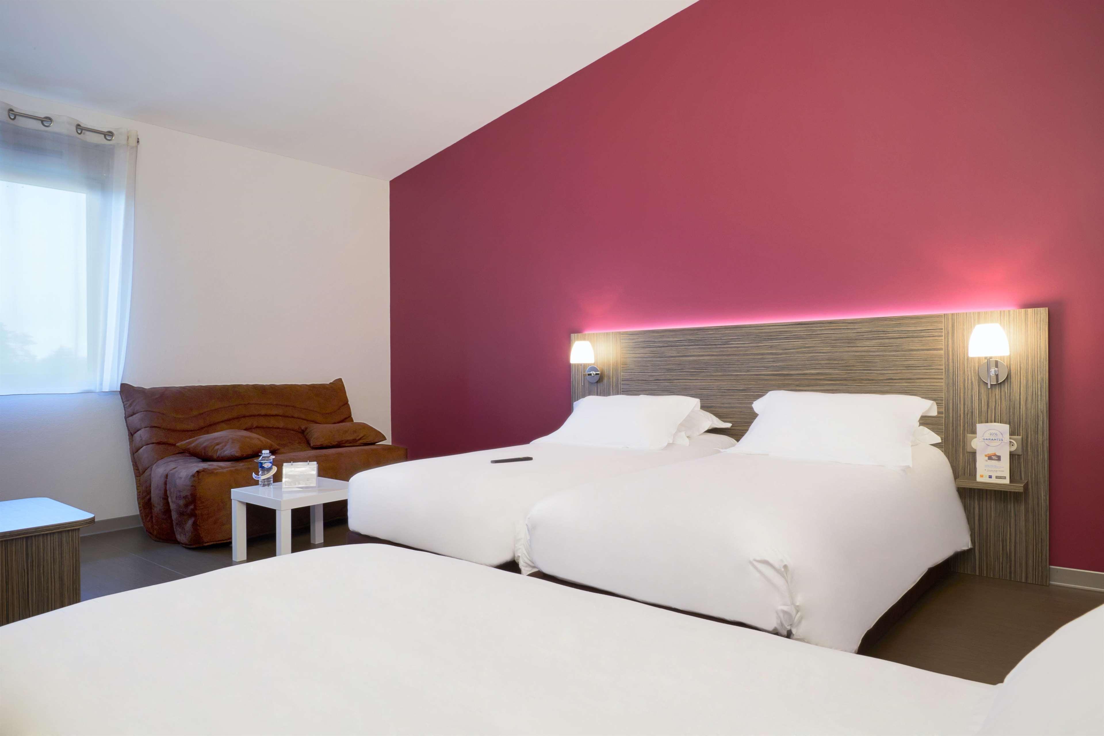 Kyriad Saint Chely D'Apcher - Aire De La Lozere Albaret-Sainte-Marie Экстерьер фото